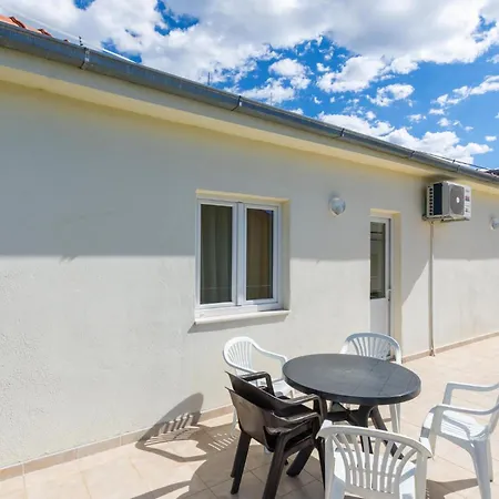 In With Wifi Holiday home Kucice